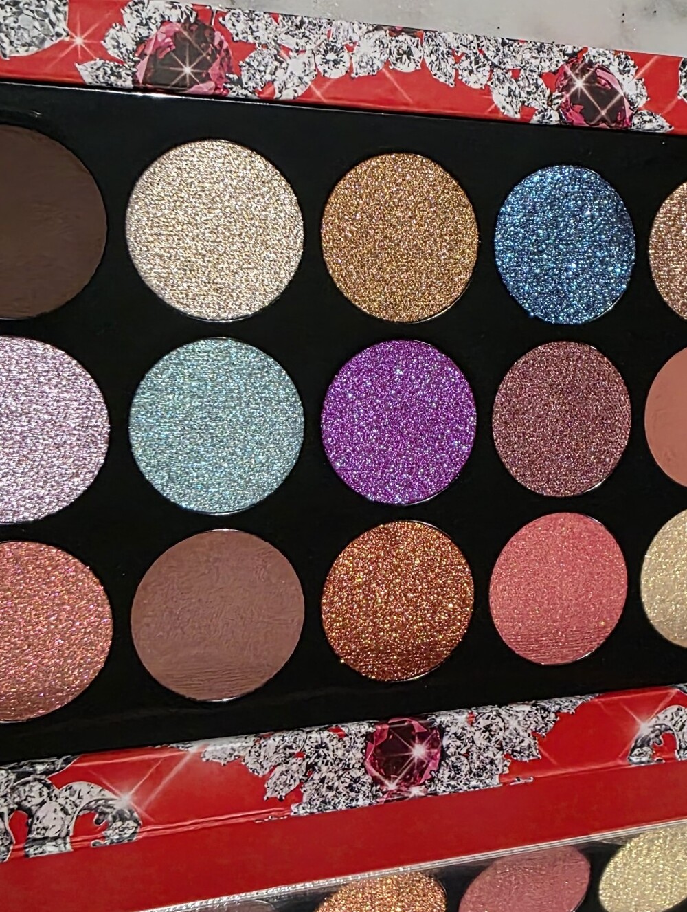 NEW Pat McGrath Luminous Legends Mega Eyeshadow Palette - Picture 4 of 4
